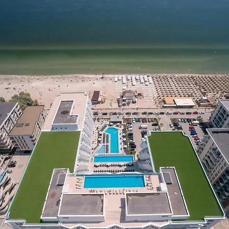 Royale Sundance 217 Infinity Pool & Mamaia Nord Năvodari