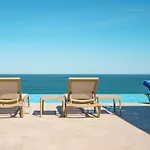 Royale Sundance 217 Infinity Pool & Mamaia Nord *