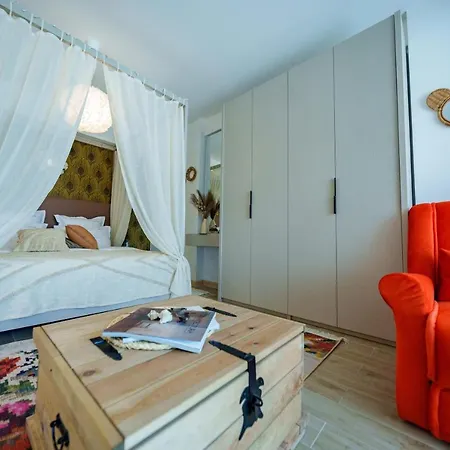 Royale Sundance 217 Infinity Pool & Mamaia Nord Apartment Navodari